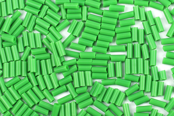 Kerrie Berrie UK Bugle Seed Beads for Jewellery Making in Bright Green