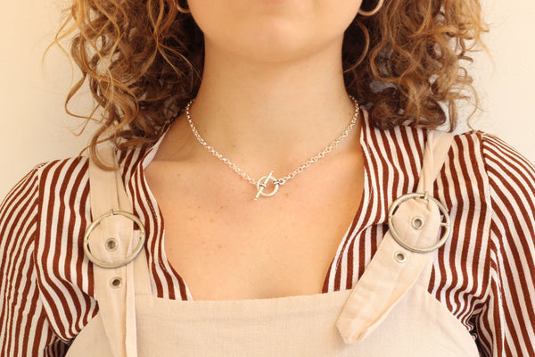 Toggle Clasp Necklace Front Fastening Chunky Rolo Chain - Silver –  KerrieBerrie Beads & Jewellery