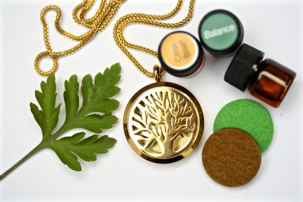 GIFT SET - Gold Tree of Life Essential Oil Diffuser Locket Necklace (with oils)