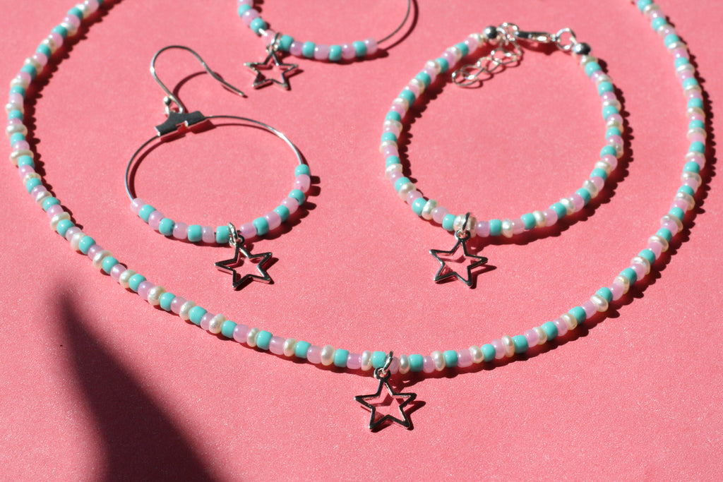 Seed Bead & Freshwater Pearl Jewellery Gift Set – Necklace, Bracelet & Earrings