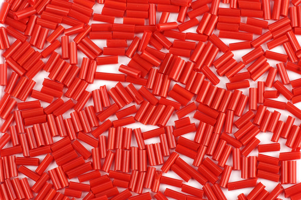 Kerrie Berrie UK Bugle Seed Beads for Jewellery Making in Bright Red
