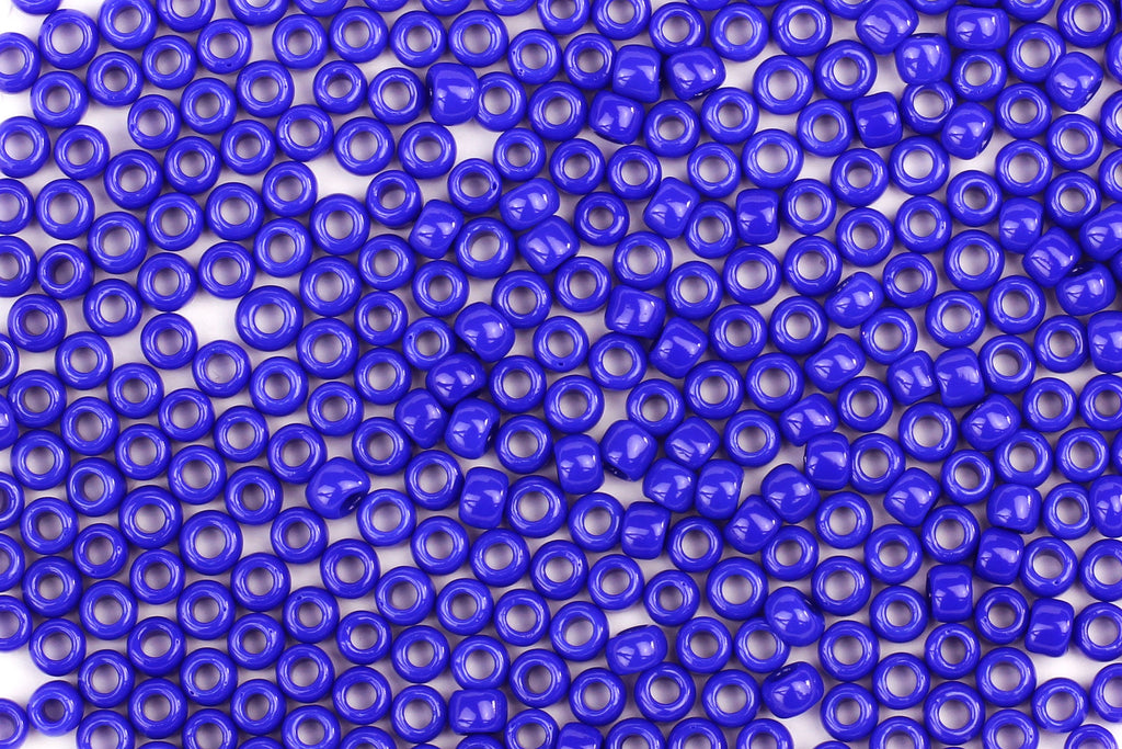 Kerrie Berrie Size 8 Seed Beads for Jewellery Making With UK Delivery in Bright Blue