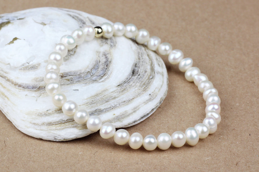 Elasticated Freshwater Pearl Bracelet (June Birthstone)