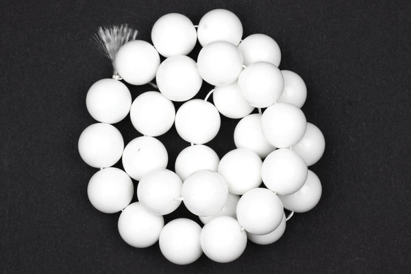 Kerrie Berrie UK Glass Beads for Beading and Jewellery Making in white