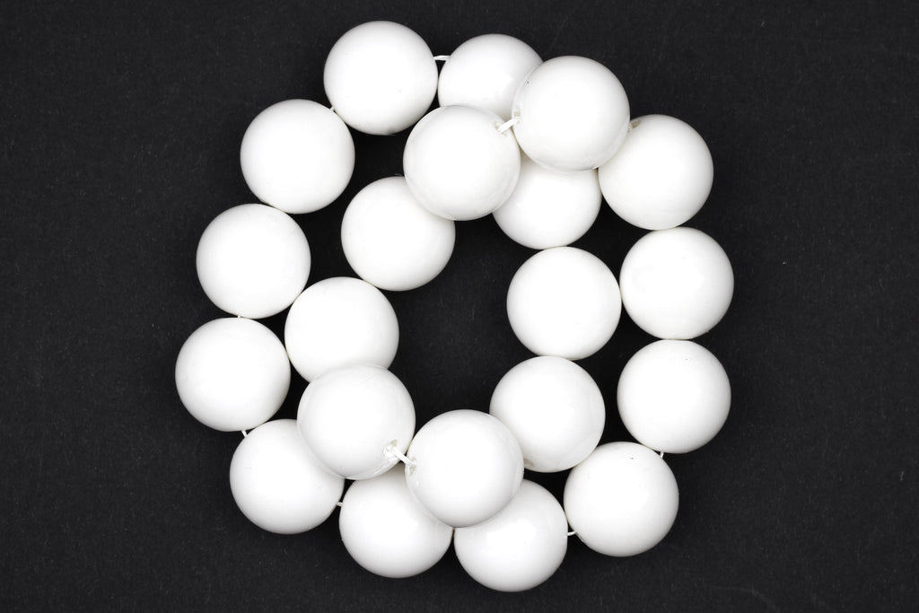 Kerrie Berrie UK Glass Beads for Beading and Jewellery Making in white